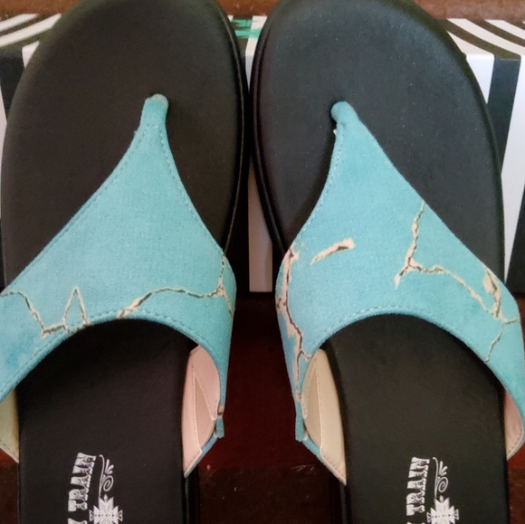 Sandals - Picture 2 of 5